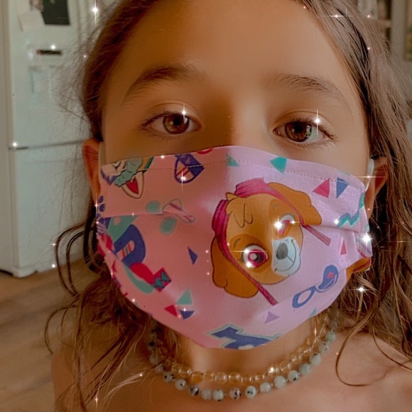 Kid’s Fabric Face mask 😷 reversible - Picture 2 of 2